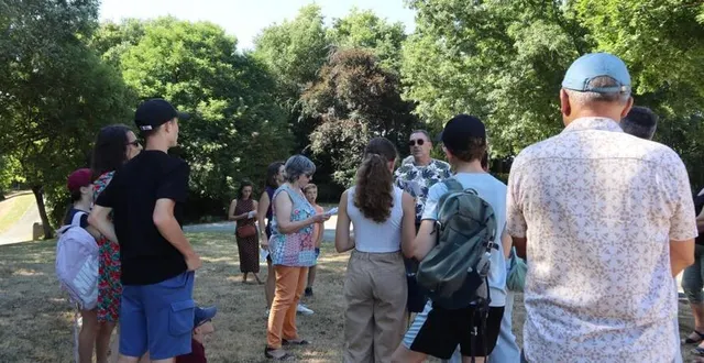 photo  des haltes ont permis aux passagers du petit train de comprendre les enjeux des aménagements prévus.  &copy;  co 