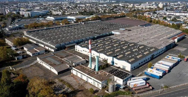 photo  le long du boulevard gaston-birgé, l’usine désaffectée thomson d’angers continue à laisser son empreinte sur la ville. depuis septembre 2023, le site est la propriété d’angers loire métropole.  &copy;  archives ouest-france / franck dubray 