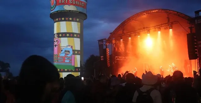 photo  le mapping du festival art sonic à briouze sur le château d’eau est presque à lui seul une tête d’affiche, selon xavier carjuzââ, responsable de la programmation, de la communication et de la coordination d’art sonic.  &copy;  ouest-france 