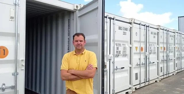 photo  gabin brunet, responsable du site de stockage contient plus, au 5, rue de l’industrie à domfront.  &copy;  ouest-france 