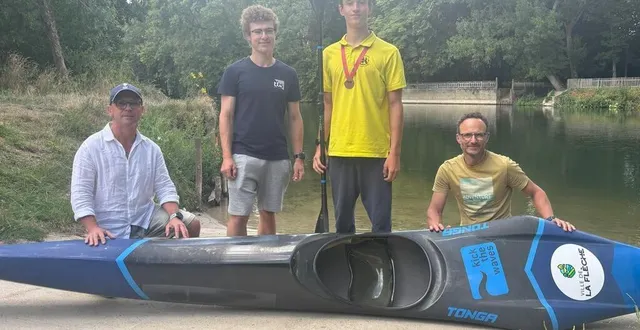 photo  robin tapissier (en jaune) a rapporté une médaille de bronze des championnats de france de kayak descente. c’est la première pour le club de canoë-kayak de la flèche dans cette discipline depuis quinze ans.  &copy;  ouest-france 