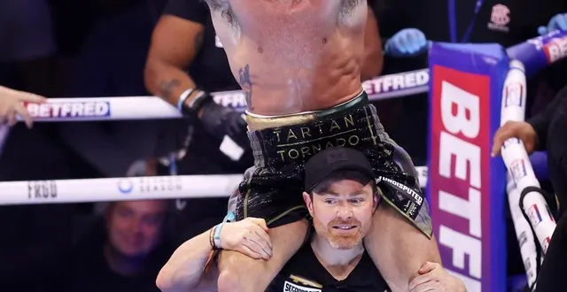 photo  josh taylor après sa victoire en super-légers face à jack catterall, le 25 mai 2024 à leeds.  &copy;  george wood / getty images via afp 