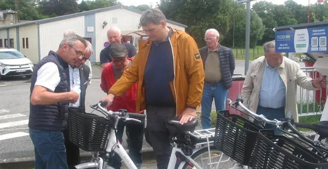 photo  les vélos à assistance électrique ont été installés, lundi à sainte-gauburge.  &copy;  ouest-france 