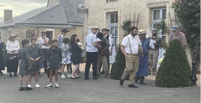 photo  soixante-cinq acteurs bénévoles répètent pour les rencontres insolites de chantenay.  &copy;  le maine libre 