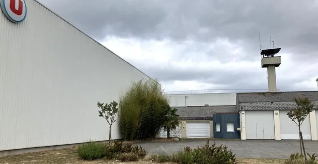 photo  les locaux de l’ancien centre de secours sont mitoyens avec ceux du super u  &copy;  ouest-france 