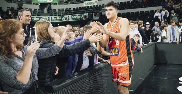 photo  blessé au genou, lors de son dernier match de summer league, leopold delaunay voit la suite de sa saison compromise.  &copy;  dominique breugnot 