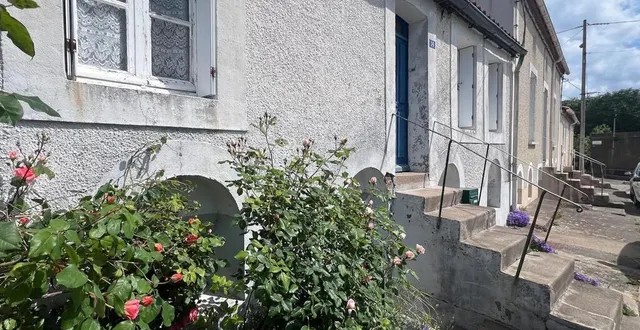 photo  pendant plus d’un siècle, ces petites maisons ont abrité le travail des tisserands dans les caves semi-enterrées.  &copy;  catherine richard. 