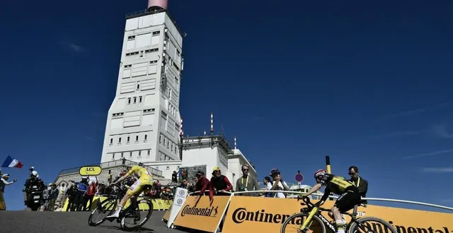 photo tadej pogacar (uae team emirates xrg) a signé le record d’ascension du mont ventoux lors de la 16e étape du tour de france. © marco bertorello / afp