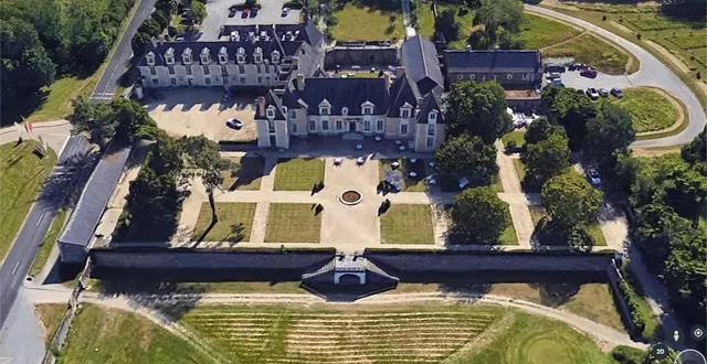 photo  le château de la perrière est le théâtre de cinq garden-parties cet été.  &copy;  archives 