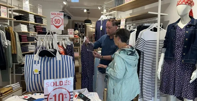 photo  les boutiques n’ont pas hésité à faire des démarques importantes dès la première semaine des soldes.  &copy;  photo le maine libre 
