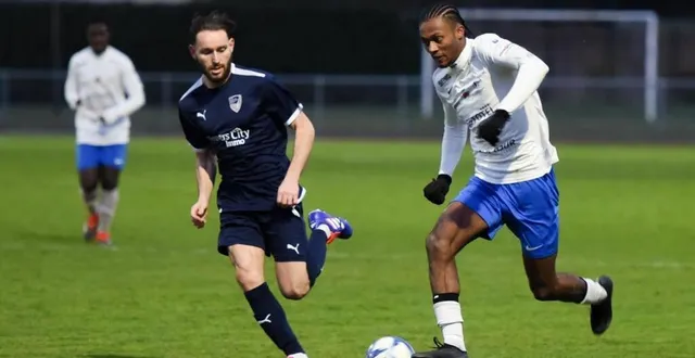 photo  saint-sébastien et la baule, deux clubs au même niveau et avec deux situations différentes face à l’arbitrage : le premier dispose de deux joueurs mutés supplémentaires quand le second ne peut aligner que deux en tout.  &copy;  archives bruno bouvry 