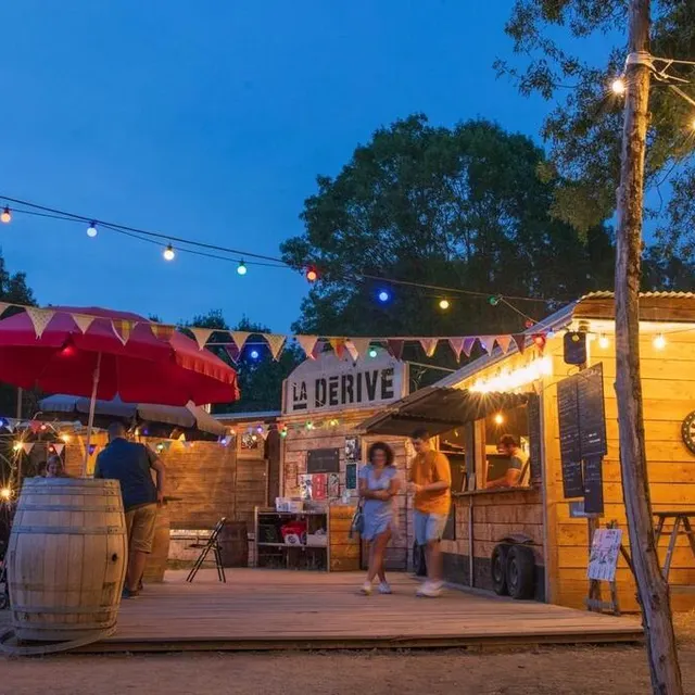 La Dérive est le nom de la guinguette de la brasserie artisanale de La Ménitré. Mathieu Genon photo la dérive est le nom de la guinguette de la brasserie artisanale de la ménitré. © mathieu genon