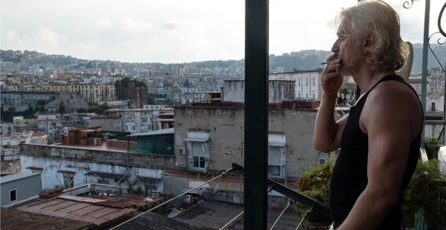 photo  oreste est campé par francesco di leva, qui a reçu le prix du meilleur acteur dans un second rôle au festival de cannes 2022.  &copy;  picomedia - mad entertainment 