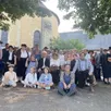 photo  les acteurs des troisièmes rencontres insolites ont répété à deux reprises, en conditions réelles, sur la place de la mairie de chantenay-villedieu, derrière l’église. 