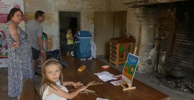 photo  lors de la fête du jeu, le retrogaming côtoyait les jeux en bois.  &copy;  ouest-france 