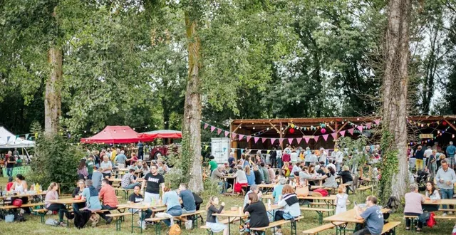 photo  le décor champêtre et la convivialité, marques de fabrique du festival mazette !  &copy;  document remis 
