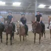 photo  à gauche, dans le manège de 3 rivières équitation : bénédicte le guern et gareme, senna, mathilde, roxane et agathe (à cheval). à droite, jeanne boret, championne de france. 