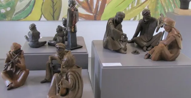 photo  de nouvelles sculptures au musée de la faïence.  &copy;  ouest-france 