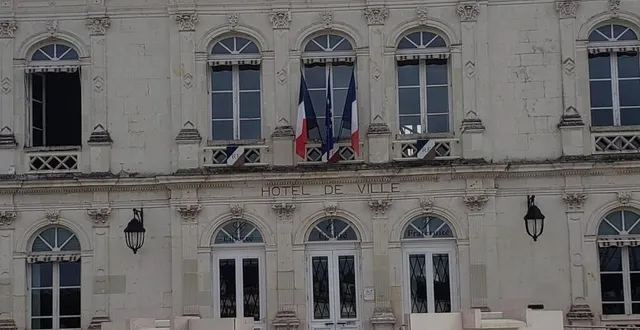photo  la mairie de château-du-loir fait partie des bâtiments qui seront chauffés par le nouveau réseau de chaleur.  &copy;  ouest-france. 