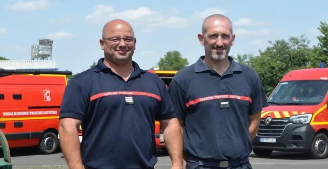 photo  le chef de centre, le capitaine mickaël huard et son adjoint frédéric mallet.  &copy;  ouest-france 