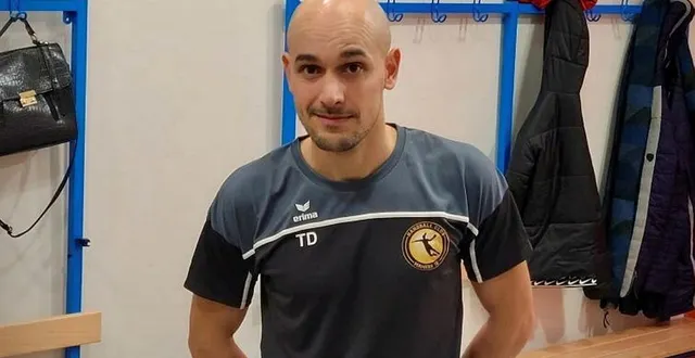 photo  tanguy denos est le nouvel entraîneur de l’équipe première du hbc mamers.  &copy;  ouest-france 