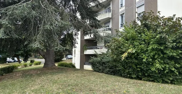 photo  le corps d’un homme âgé de 70 ans a été retrouvé mardi 22 juillet 2025, au pied de cet immeuble, situé rue alfred-de-vigny, au mans (sarthe).  &copy;  ouest-france 