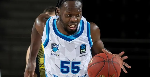 photo  yoan makoundou sous le maillot de turk telekom.  &copy;  ahmet serdar eser / anadolu via afp 