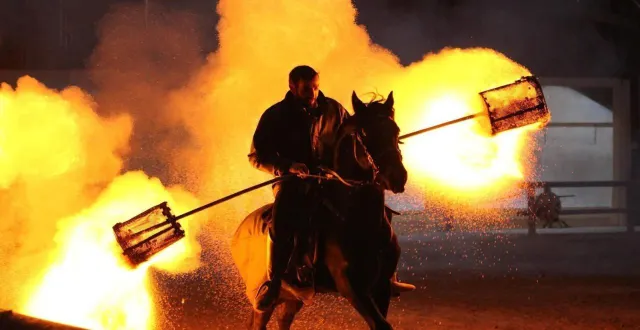 photo  « les kalembredaines » un spectacle de feu et d’équilibre dans la pure tradition médiévale à ne pas manquer.  &copy;  dr 