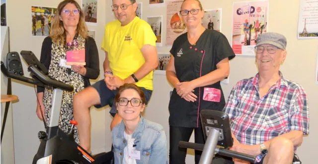 photo précigné. le tour de france à la résidence seniors  &copy;  le maine libre 