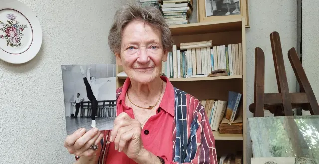 photo  marie-michèle le fort, à l’origine de l’espace danse, compte plus de cinquante-deux ans de danse à la flèche. sa fille, ici en photo à l’époque du conservatoire, dirige actuellement le cours le fort.  &copy;  ouest-france 