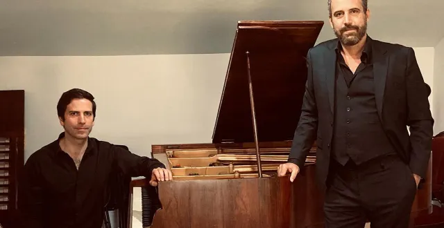 photo  au piano, jacques dor, à l’initiative de l’association musique en braye, aux côtés du baryton simon de gliniasty.  &copy;  ouest-france 