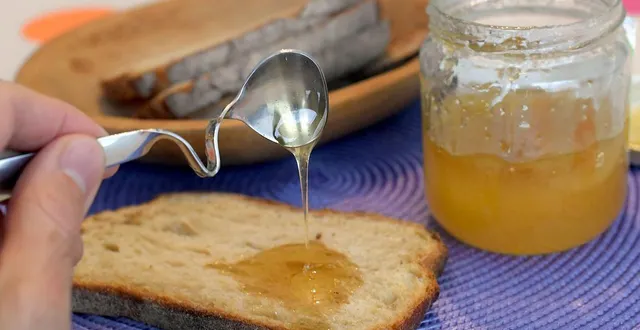 photo  les abeilles de l’arche de la nature, près du mans (sarthe), ont bien travaillé cette année.  &copy;  archives ouest-france 
