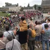 photo  les coureuses du tour de france femmes de saint-michel-et-chanveaux (maine-et-loire) sont arrivées dans la commune peu après 16 h. 