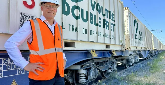 photo  thomas dupuy d’angeac, président des carrières de l’ouest, à voutré (mayenne) : « avec le train, on peut envoyer des quantités plus grandes de matériaux, plus loin, en utilisant beaucoup moins de camions ».  &copy;  le maine libre 