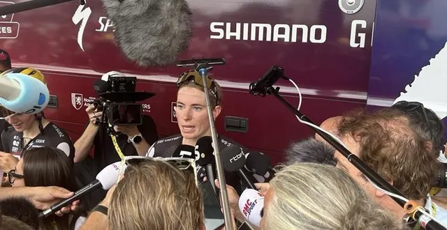 photo  demi vollering a répondu à la presse à l’issue de la quatrième étape du tour de france femmes 2025 entre saumur et poitiers, mardi 29 juillet.  &copy;  ouest-france 