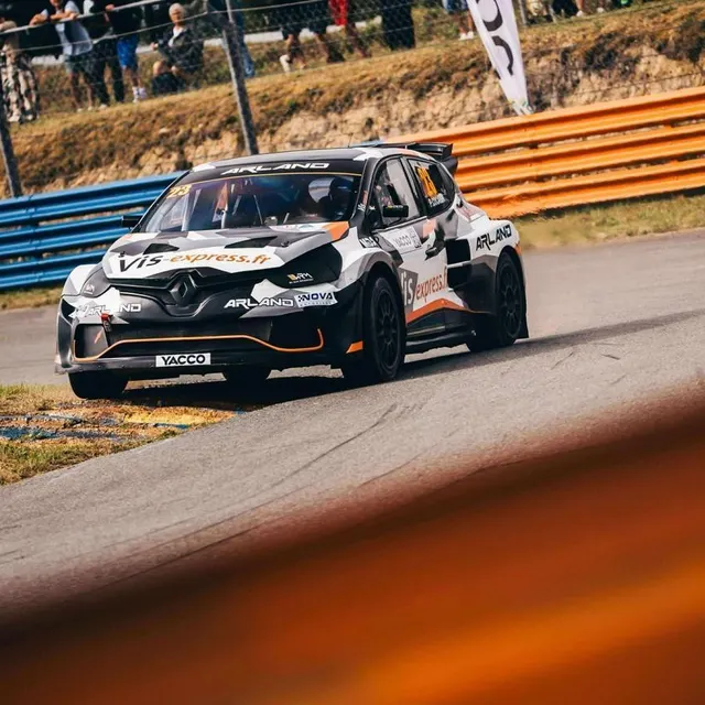 photo à kerlabo, paul cocaign avait entre les mains une clio iv wrx  ©  damien saulnier