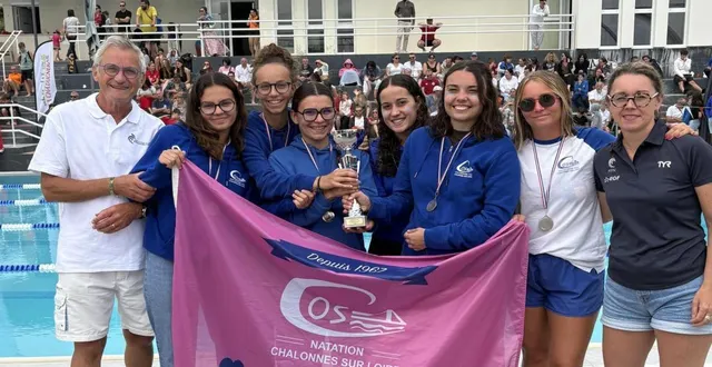 photo  guy cochard, référent natation estivale à la ligue de natation des pays de la loire et impliqué de longue date au club, intervient désormais comme jury. lou farges-onillon, emma bretaudeau, chloé poupart, maëlle guyot, maëlys boisdron (nageuse et coach de l’équipe), louisa cebola, les six nageuses de l’équipe et delphine boisdron, présidente du club?.  &copy;  cos natation 