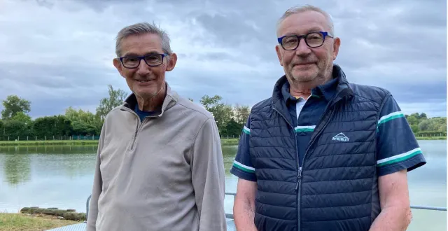 photo  étienne delobel, vice-président de l’association rand’aune et loir, créateur de l’événement, et claude peslerbe, membre de l’association de randonneurs.  &copy;  ouest-france 