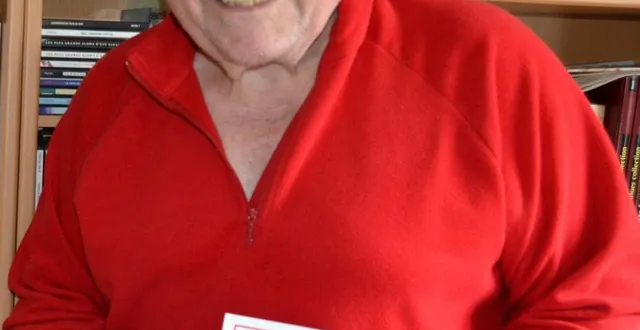 photo  gérard audiget signe un polar.  &copy;  le maine libre 