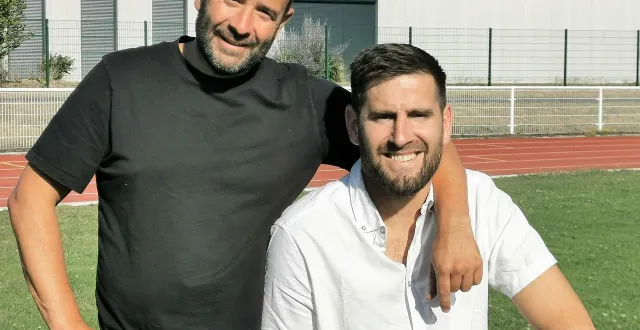 photo  vincent vallée (en blanc) succède à xavier derré (qui reste vice-président) à la présidence de l’usap.  &copy;  le maine libre. 