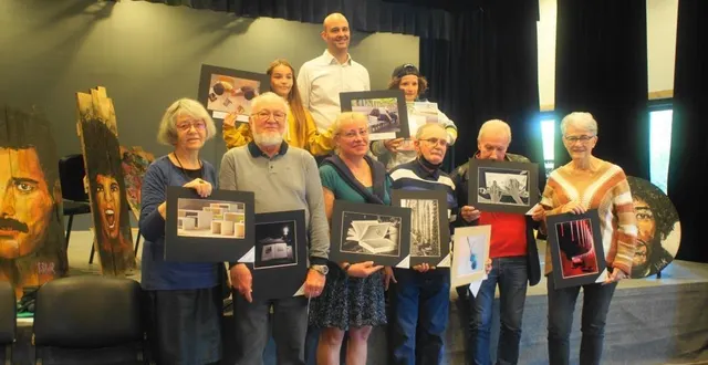 photo  chantal et jean-rené vigneron (à gauche sur la photo) figuraient parmi les lauréats lors de ce concours de 2021. un brin de fierté tout de même et le plaisir d’avoir participé.  &copy;  archives ouest-france 