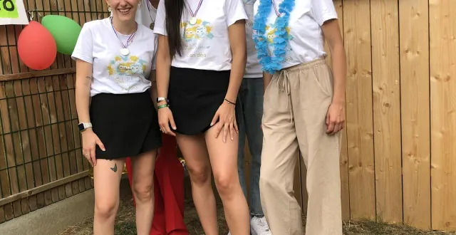 photo  de g. à dr : jeanne vidalin, mallaury guoursane, marion renou, kémokho sylla et blandine jouannet.  &copy;  le maine libre 
