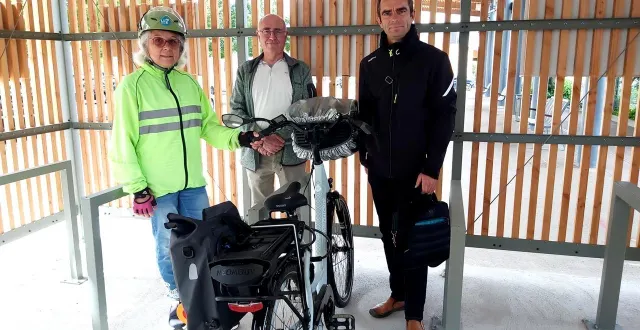 photo  anita dhenin, philippe tournadre et françois olivier.   &copy;  le maine libre 