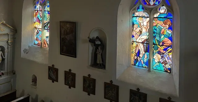 photo  les vitraux et le chemin de croix de robert micheau-vernez sont à découvrir à l’église de parigné-le-pôlin.  &copy;  ouest-france 