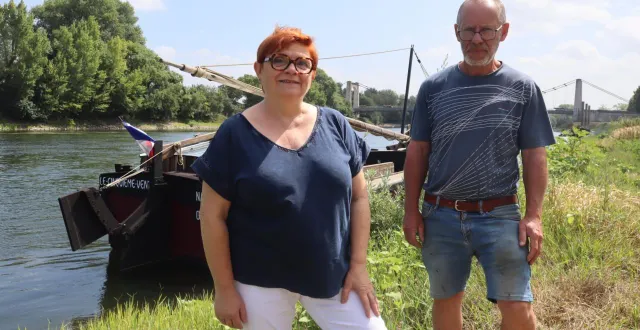 photo  fabienne hazebrouck chagneau, trésorière, et alain moreau, responsable du chantier des chalandoux, sont heureux d’annoncer la reprise de la navigation du cinquième vent avec des passagers.  &copy;  co 