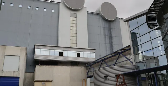 photo  depuis 2002, l’usine alifel de loué produit les aliments consommés en exclusivité par les volailles des fermiers de loué.  &copy;  ouest-france 