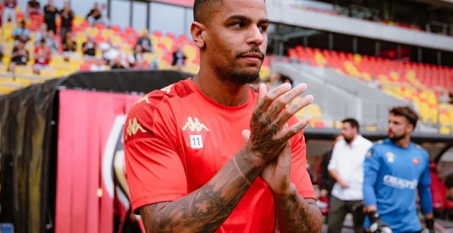 photo  leroy abanda mercredi 30 juillet 2025 au stade marie-marvingt, pour sa première apparition publique sous ses nouvelles couleurs.  &copy;  le mans fc 