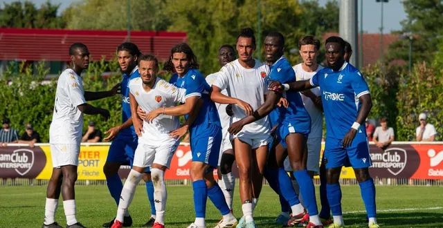 photo  le match amical entre le mans fc et la sélection de l’unfp, disputé à la suze-sur-sarthe, s’était soldé par une victoire dans les derniers instants du match des manceaux, 2 buts à 1.  ©  ouest-france 