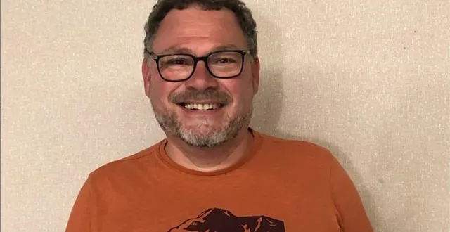 photo  ludovic timon, directeur artistique, auteur et metteur en scène de la compagnie du suricate, créée en septembre 2023.  &copy;  le maine libre 