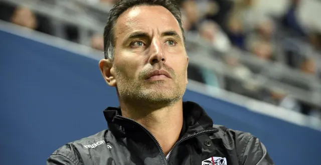 photo thierry debès et ajaccio sont dans une situation très inconfortable avant le coup d’envoi de la saison. © pascal guyot / afp